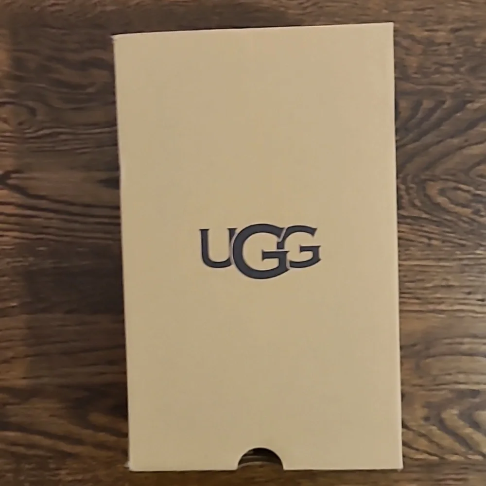 UGG scuffette ii slipper leopard, size 6 women's, new in box - Picture 3 of 11